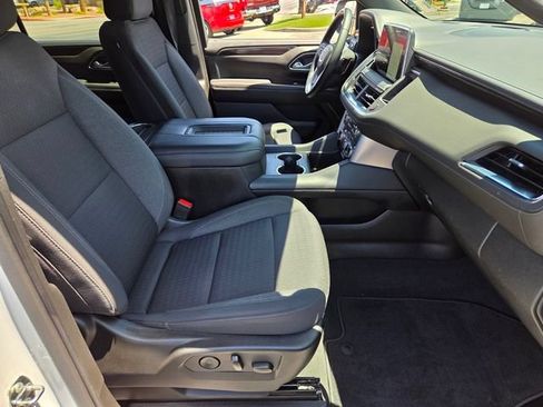 Used 2023 GMC Yukon XL SLE w/ Gmc Pro Safety Plus Package RWD image 15