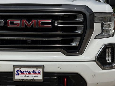 Used 2020 GMC Sierra 1500 AT4 w/ AT4 Premium Package AWD/4WD image 8