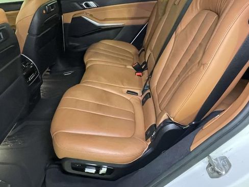 Used 2022 BMW X7 xDrive40i w/ M Sport Package AWD/4WD image 18