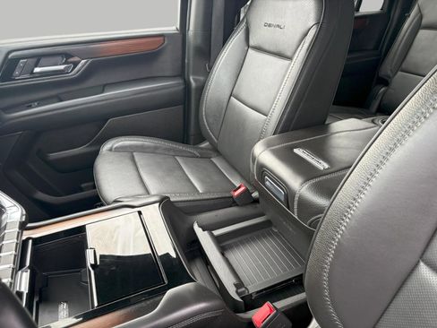Certified 2025 GMC Yukon XL Denali image 21