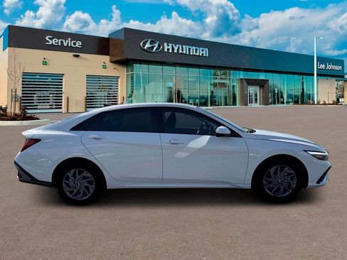 New 2026 Hyundai Elantra Blue image 9