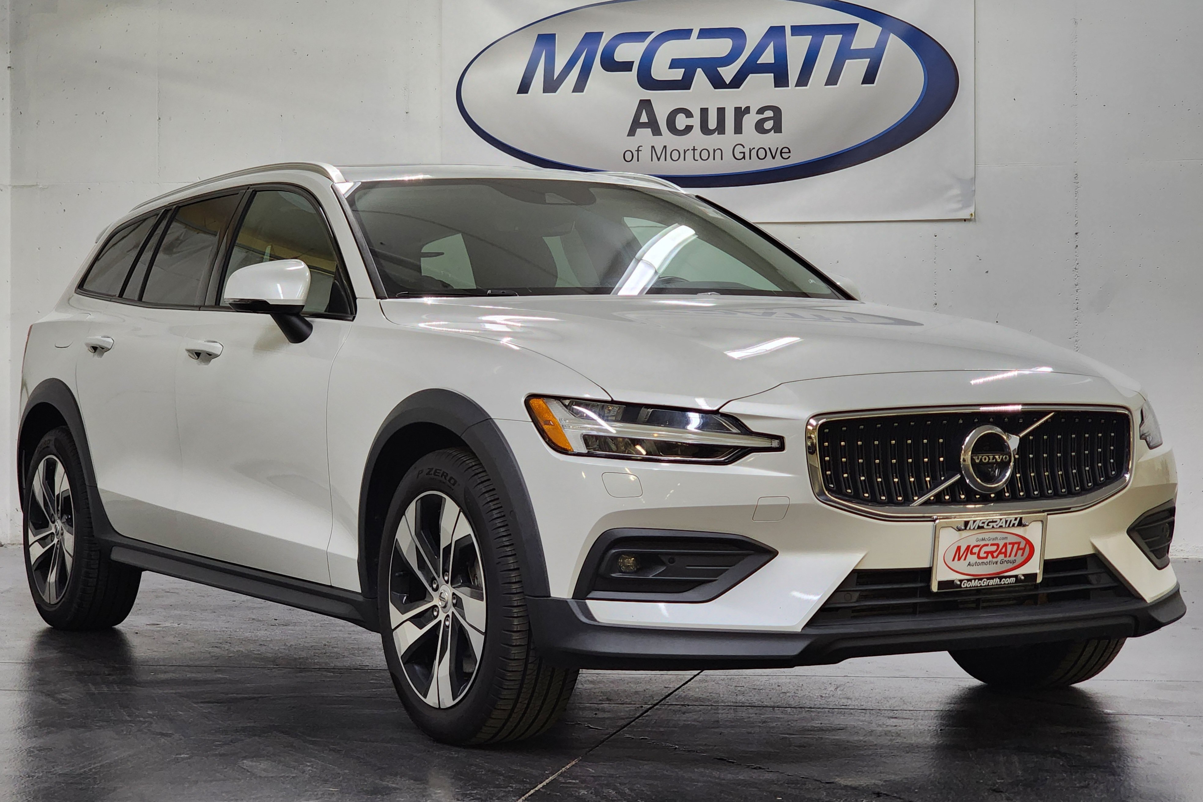 Used 2022 Volvo V60 T5 Cross Country AWD/4WD image 3