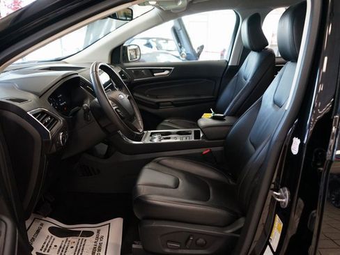 Used 2022 Ford Edge Titanium image 25