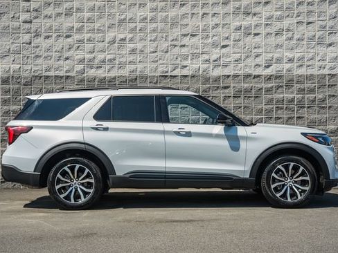 Used 2026 Ford Explorer ST-Line AWD/4WD image 4
