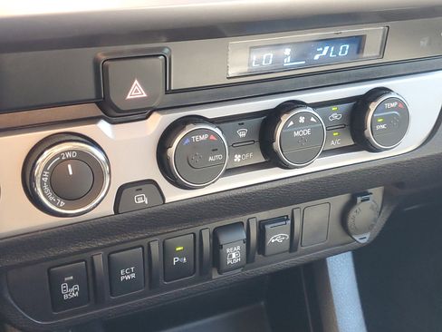Used 2023 Toyota Tacoma SR5 AWD/4WD image 27
