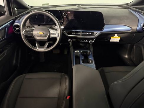 Used 2024 Chevrolet Equinox EV LT image 13