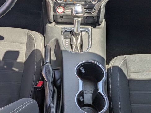 Used 2017 Ford Mustang Coupe RWD image 19
