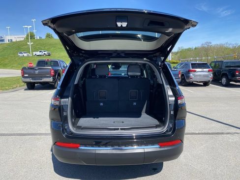 Used 2023 Jeep Grand Cherokee L Limited w/ Trailer Tow Group (B) AWD/4WD image 18