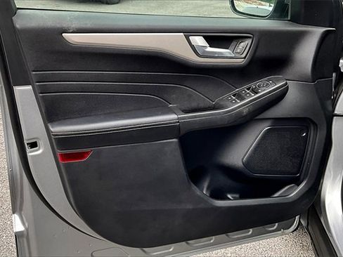 Used 2021 Ford Escape SE image 18