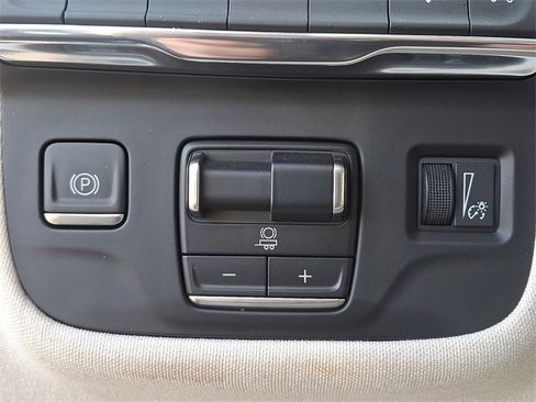 Certified 2023 Cadillac Escalade Sport Platinum w/ LPO, ONYX Package image 26