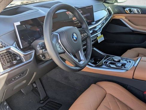 New 2026 BMW X5 xDrive50e image 3