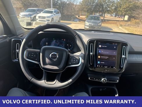 Certified 2025 Volvo XC40 B5 Core image 18