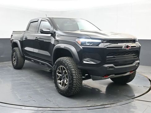 Used 2024 Chevrolet Colorado ZR2 AWD/4WD image 2