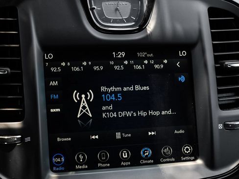 Used 2019 Chrysler 300 S RWD image 6
