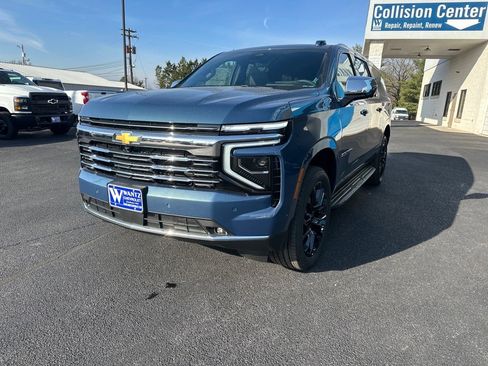 New 2026 Chevrolet Suburban Premier image 2