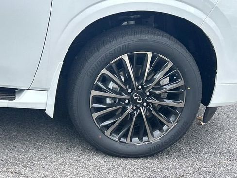 New 2026 INFINITI QX80 Autograph w/ Premium Cargo Package AWD/4WD image 9