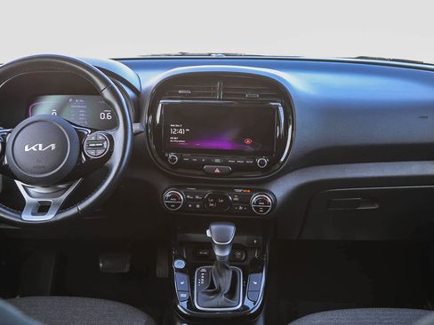 Used 2023 Kia Soul EX image 13