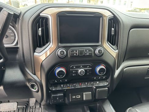 Used 2023 Chevrolet Silverado 2500 High Country image 18