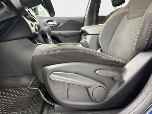 Used 2015 Jeep Cherokee Latitude w/ Cold Weather Group image 15