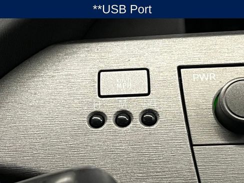 Used 2015 Toyota Prius Four image 12