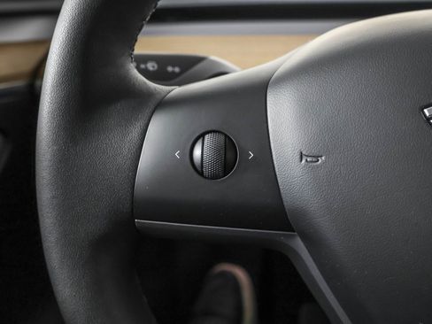 Used 2024 Tesla Model Y Long Range image 26