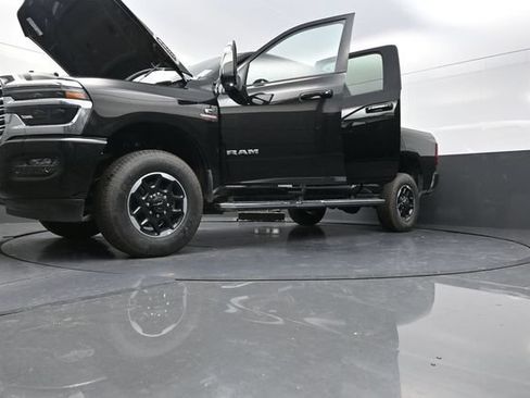 New 2026 RAM 2500 Laramie AWD/4WD image 32