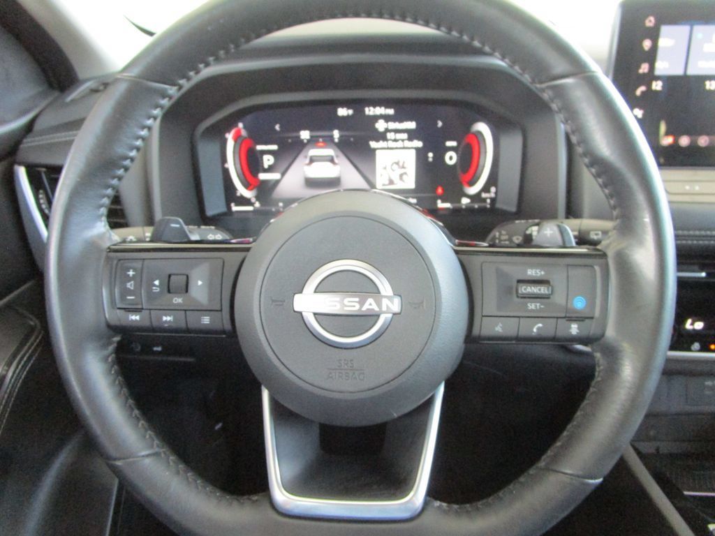 Used 2024 Nissan Rogue SL FWD image 32
