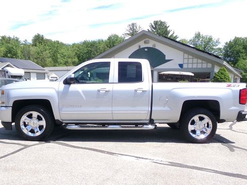 Used 2018 Chevrolet Silverado 1500 LT w/ All Star Edition AWD/4WD image 2