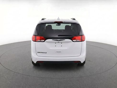 Used 2020 Chrysler Pacifica Touring-L Plus w/ Advanced Safetytec Group FWD image 7