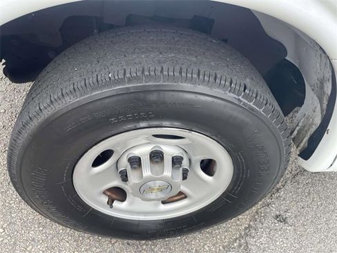 Used 2021 Chevrolet Express 2500 w/ Driver Convenience Package image 11