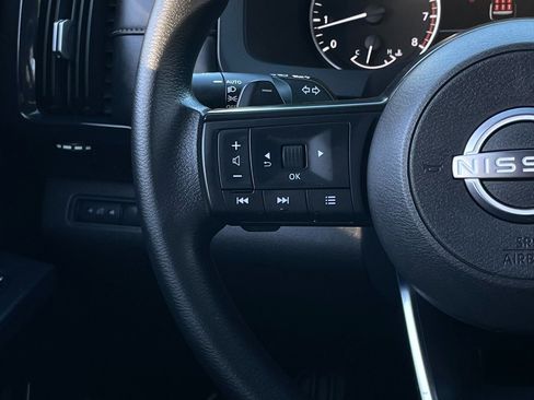 Used 2025 Nissan Pathfinder S image 13