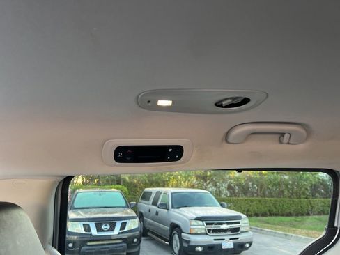 Used 2023 Chrysler Pacifica Touring-L image 51