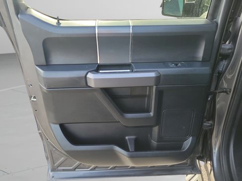 Used 2019 Ford F150 XLT w/ Equipment Group 302A Luxury AWD/4WD image 13