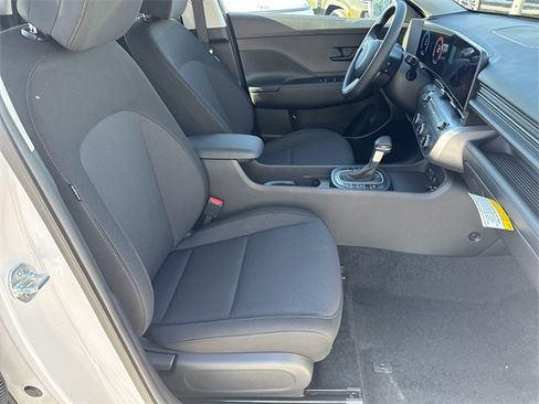 New 2026 Hyundai Kona SE image 13
