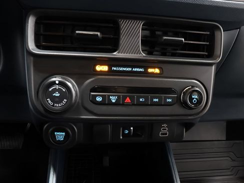 Used 2025 Ford Maverick Lariat w/ Black Appearance Package AWD/4WD image 11