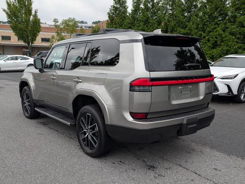 Used 2024 Lexus GX 550 image 5