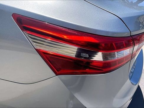Used 2015 Toyota Avalon Limited FWD image 28
