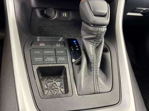 Used 2025 Toyota RAV4 LE AWD/4WD image 19