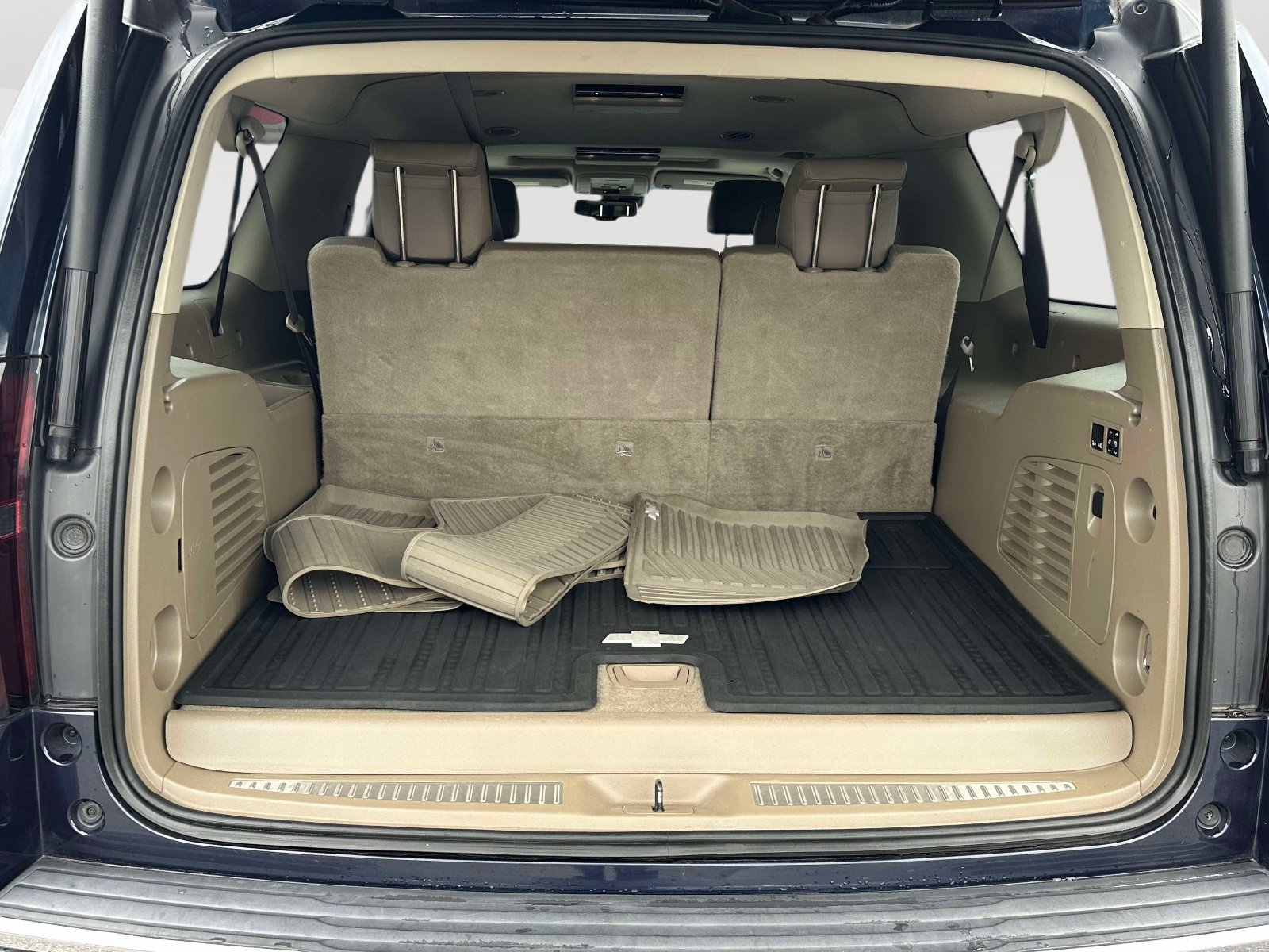 Used 2019 Chevrolet Suburban Premier AWD/4WD image 35