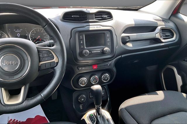 Used 2017 Jeep Renegade Latitude w/ Cold Weather Group AWD/4WD image 9