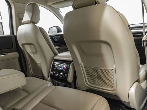 Used 2022 Lincoln Aviator 2WD image 34