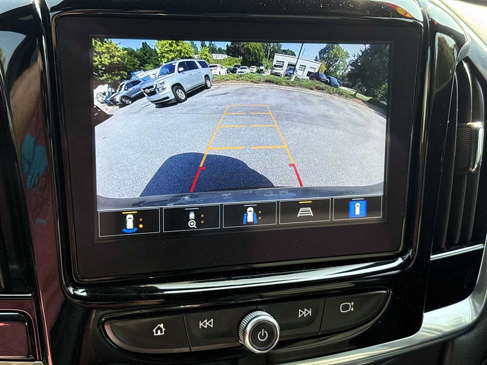 Used 2023 Chevrolet Traverse RS AWD/4WD image 14