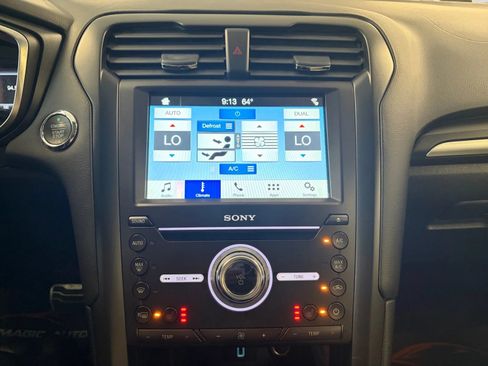 Used 2018 Ford Fusion Titanium AWD/4WD image 23