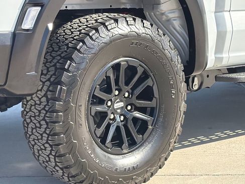 Used 2025 Ford F150 Raptor AWD/4WD image 8