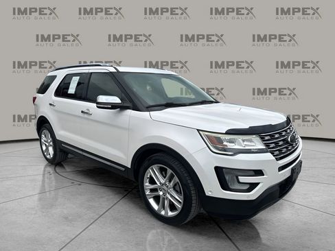 Used 2017 Ford Explorer Limited w/ Equipment Group 301A image 7