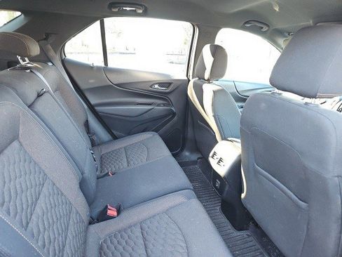 Used 2019 Chevrolet Equinox LT w/ Driver Convenience Package image 16