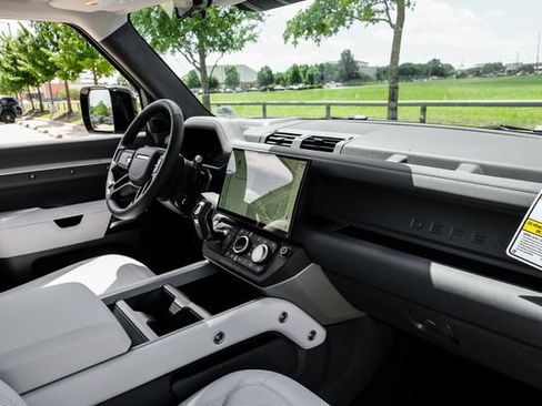 New 2026 Land Rover Defender 110 X AWD/4WD image 18
