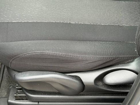 Used 2012 MAZDA MAZDA5 Sport FWD image 4