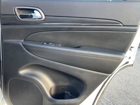 Used 2021 Jeep Grand Cherokee Limited X image 31