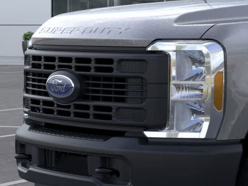 New 2026 Ford F250 XL AWD/4WD image 17